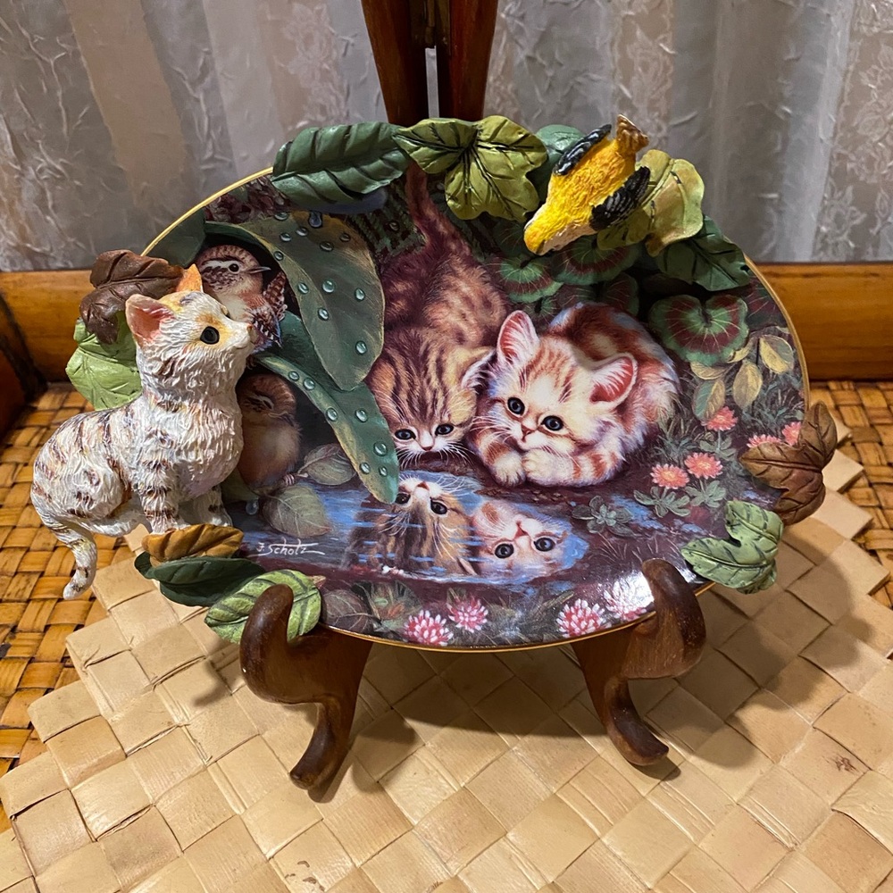 VTG The Bradford Exchange Hugs & Kittens Cat Figurine